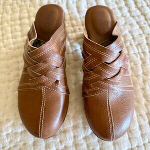 B.O.C. Born Concept Johana Clogs In Brown Burnished Hand-Finished Nubuck, Size 7